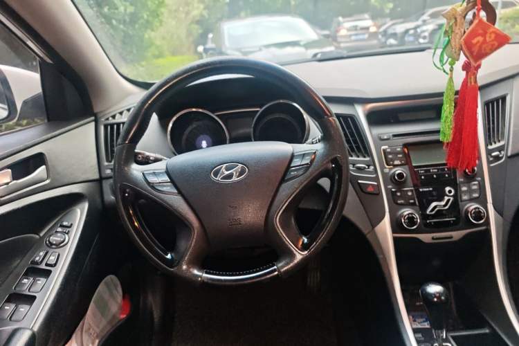 Used Hyundai Sonata 2011 2.0L Automatic Leading Edition Steering Wheel