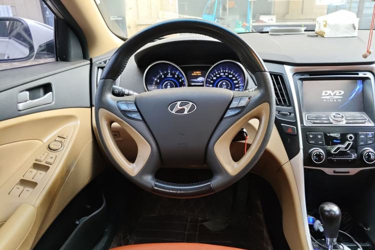 Used Hyundai Sonata 2011 2.0L Automatic Leading Edition Steering Wheel
