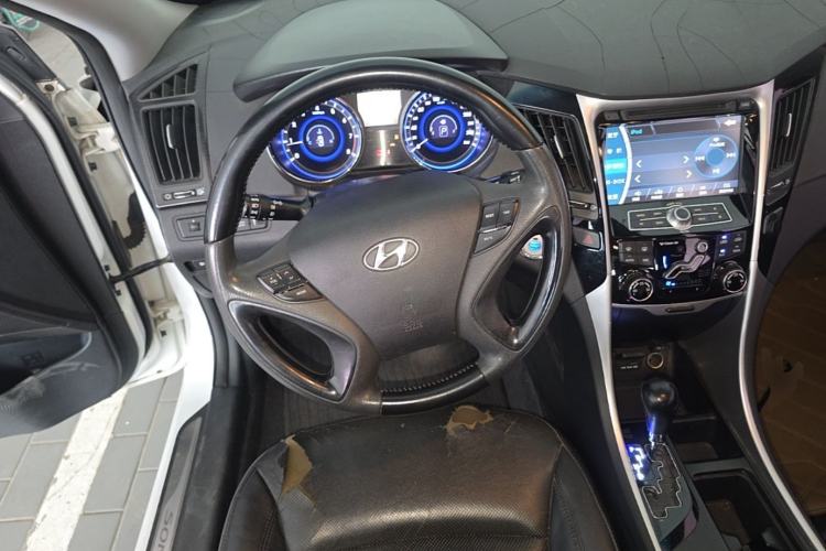 Used Hyundai Sonata 2011 2.0L Automatic Leading Edition Steering Wheel