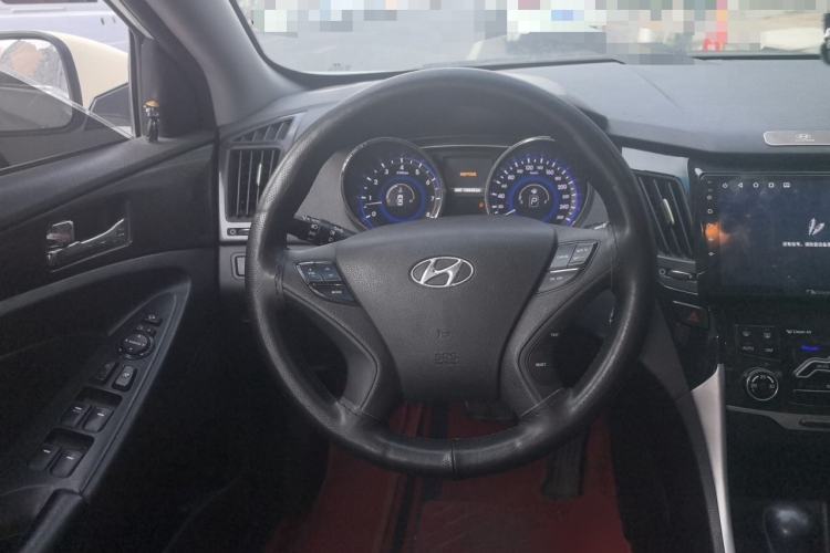 Used Hyundai Sonata 2011 2.0L Automatic Prestige Edition Steering Wheel