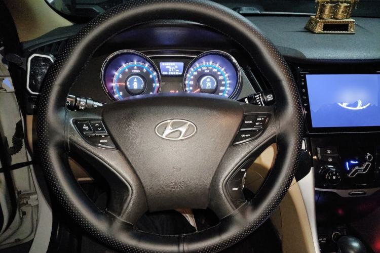 Used Hyundai Sonata 2011 2.0L Automatic Fashion Edition Steering Wheel