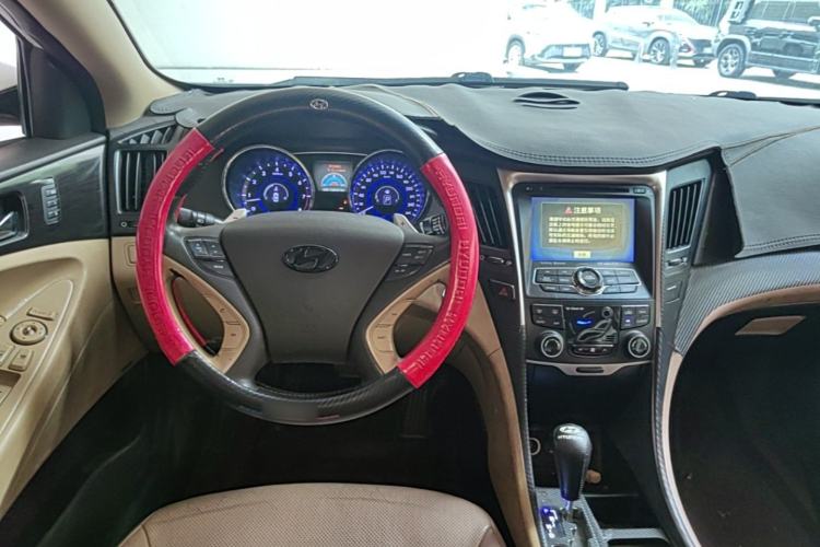 Used Hyundai Sonata 2011 2.0L Automatic Top-Grade Version Steering Wheel