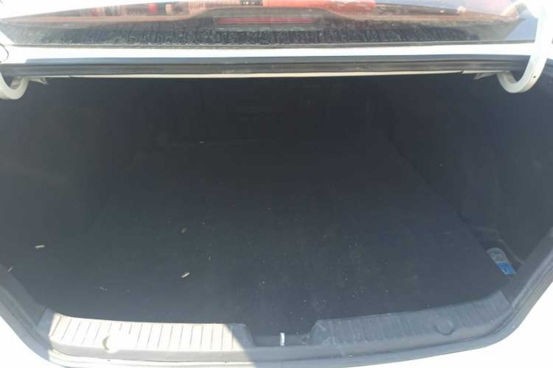 Used Hyundai Sonata 2011 2.0L Automatic Luxury Edition Trunk