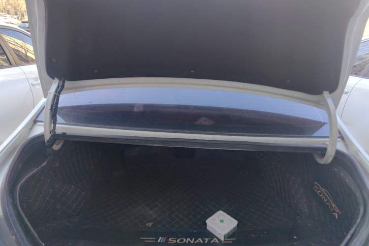 Used Hyundai Sonata 2011 2.0L Automatic Luxury Edition Trunk