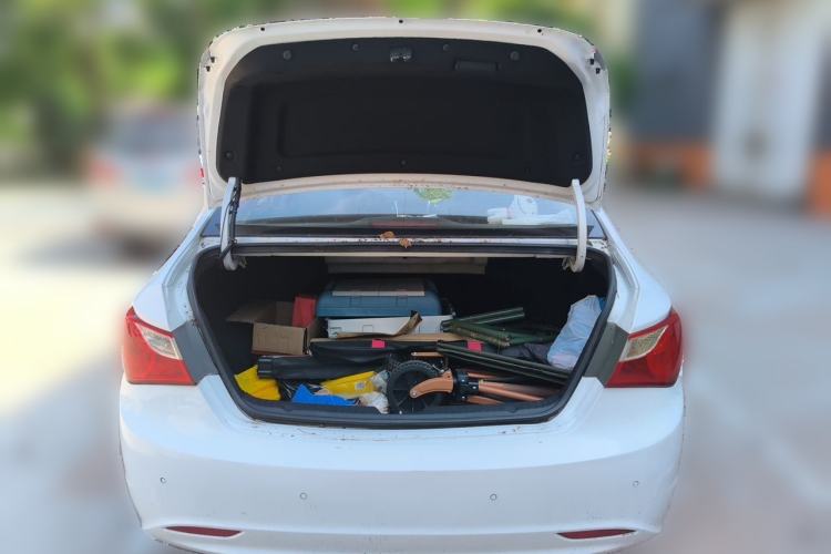 Used Hyundai Sonata 2011 2.0L Automatic Leading Edition Trunk