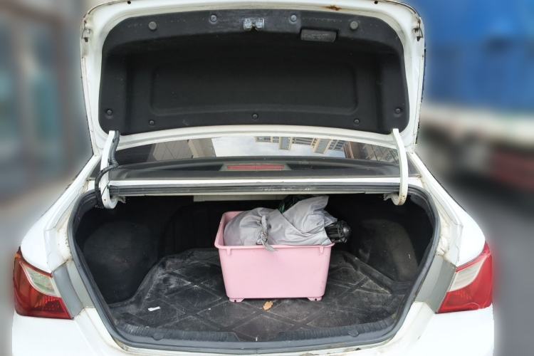 Used Hyundai Sonata 2011 2.0L Automatic Luxury Edition Trunk