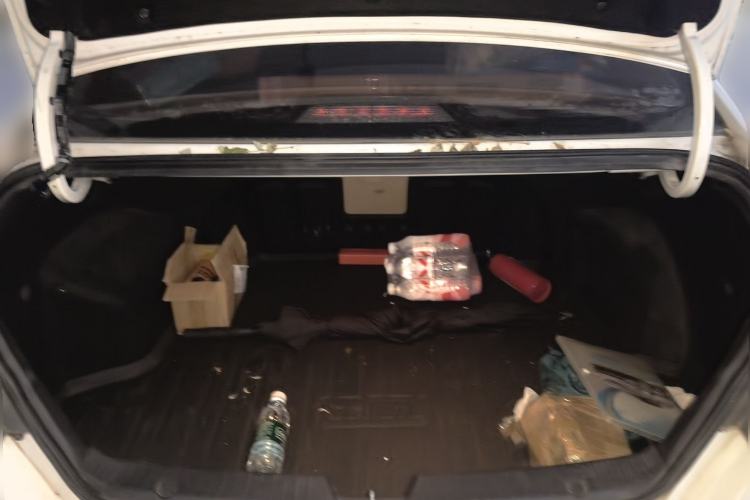 Used Hyundai Sonata 2011 2.0L Automatic Luxury Edition Trunk