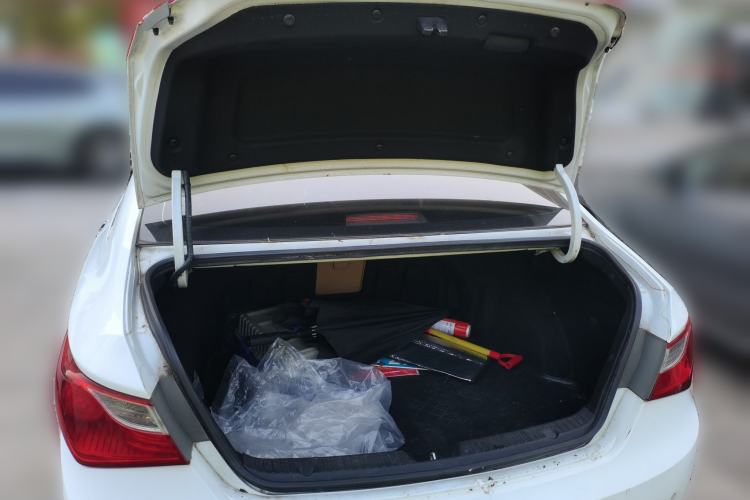 Used Hyundai Sonata 2011 2.0L Automatic Top-Grade Version Trunk