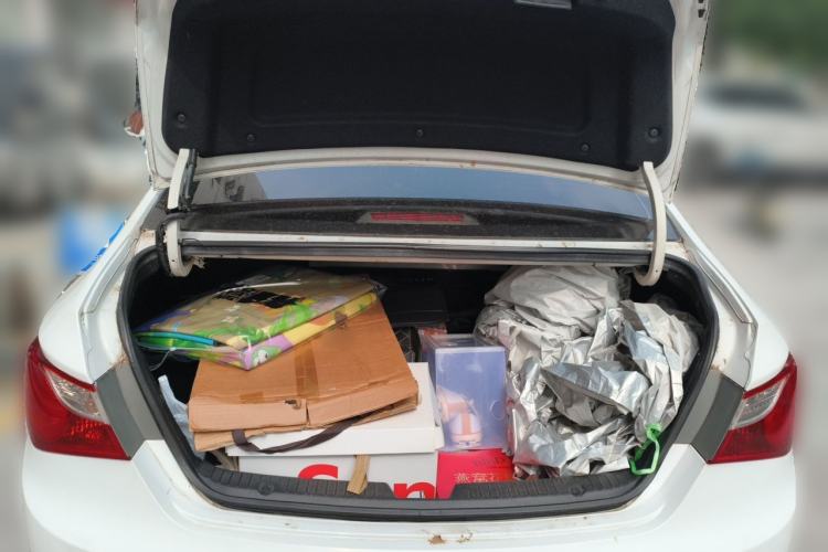 Used Hyundai Sonata 2011 2.0L Automatic Luxury Edition Trunk