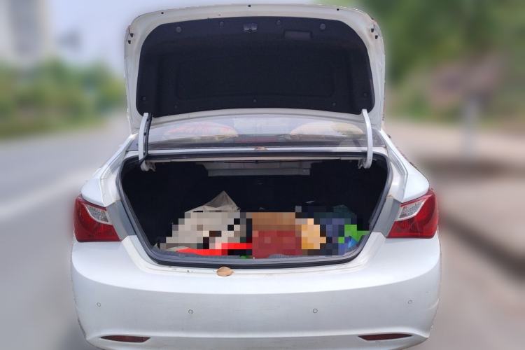 Used Hyundai Sonata 2011 2.0L Automatic Leading Edition Trunk