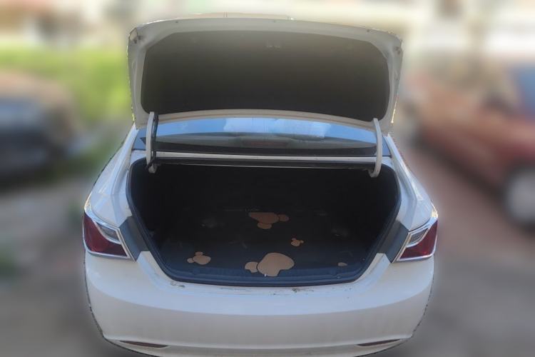 Used Hyundai Sonata 2011 2.0L Automatic Fashion Edition Trunk