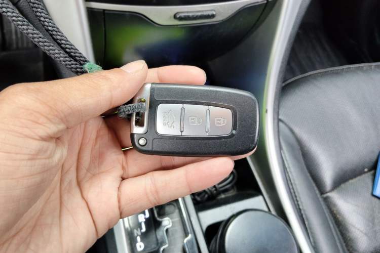 Used Hyundai Sonata 2011 2.0L Automatic Prestige Edition Vehicle Key