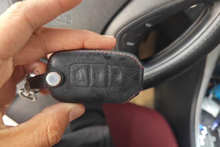 Used Hyundai Sonata 2011 2.0L Automatic Prestige Edition Vehicle Key