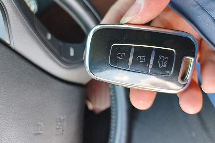 Used Hyundai Sonata 2011 2.0L Automatic Prestige Edition Vehicle Key