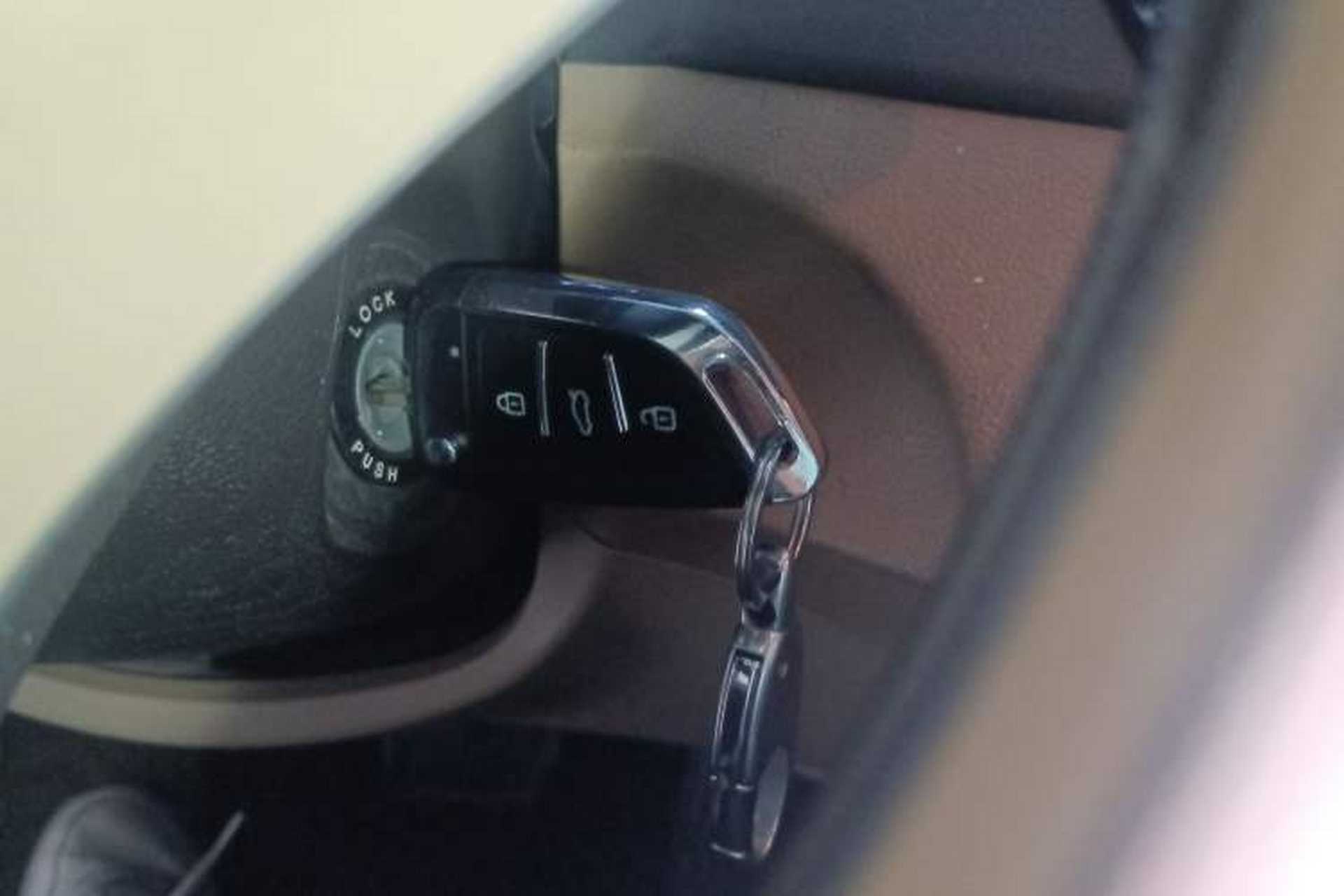 Used Hyundai Sonata 2011 2.0L Automatic Leading Edition Vehicle Key