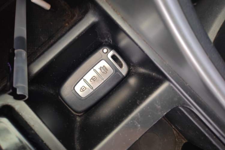 Used Hyundai Sonata 2011 2.0L Automatic Prestige Edition Vehicle Key