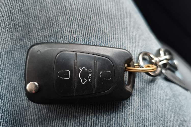 Used Hyundai Sonata 2011 2.0L Automatic Fashion Edition Vehicle Key