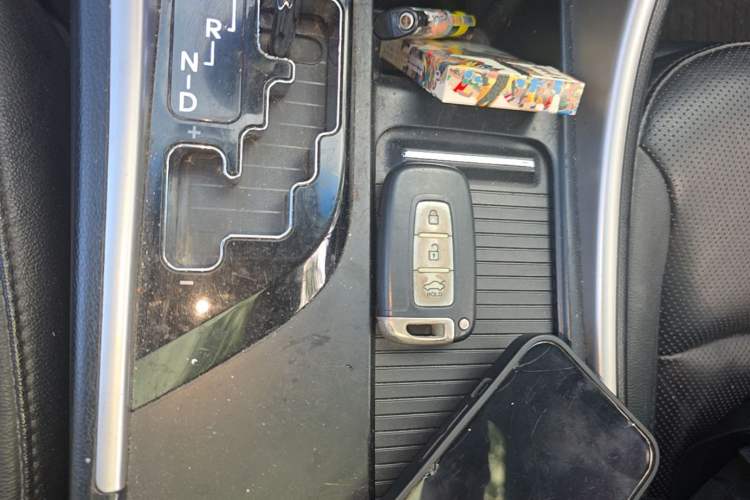 Used Hyundai Sonata 2011 2.0L Automatic Luxury Edition Vehicle Key