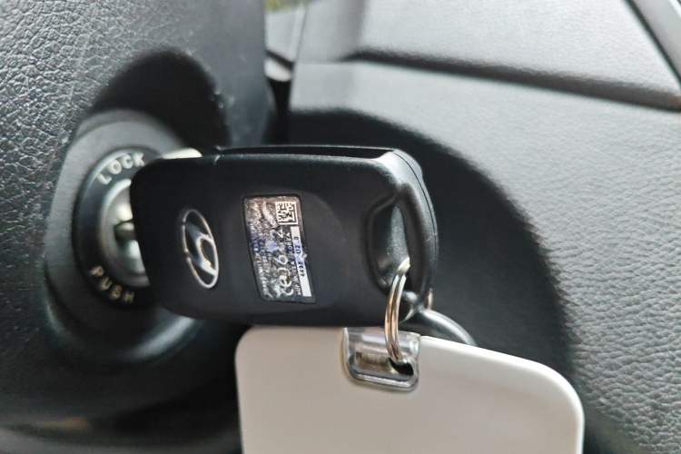 Used Hyundai Sonata 2011 2.0L Automatic Fashion Edition Vehicle Key