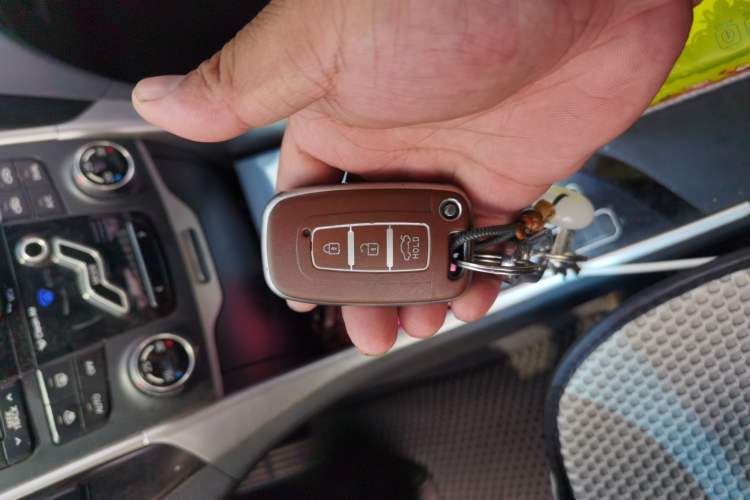 Used Hyundai Sonata 2011 2.0L Automatic Top-Grade Version Vehicle Key