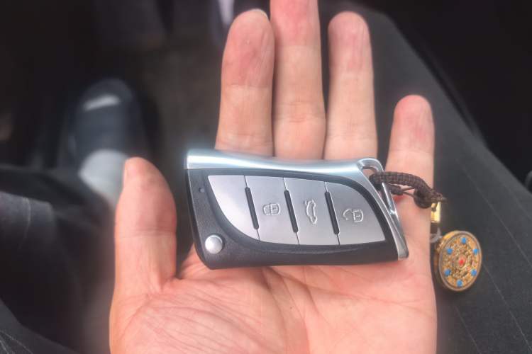 Used Hyundai Sonata 2011 2.0L Automatic Leading Edition Vehicle Key