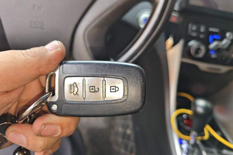 Used Hyundai Sonata 2011 2.0L Automatic Prestige Edition Vehicle Key