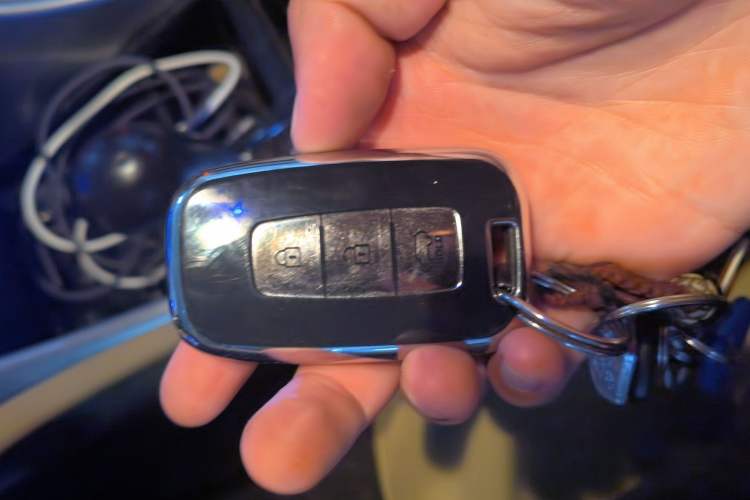 Used Hyundai Sonata 2011 2.0L Automatic Luxury Edition Vehicle Key