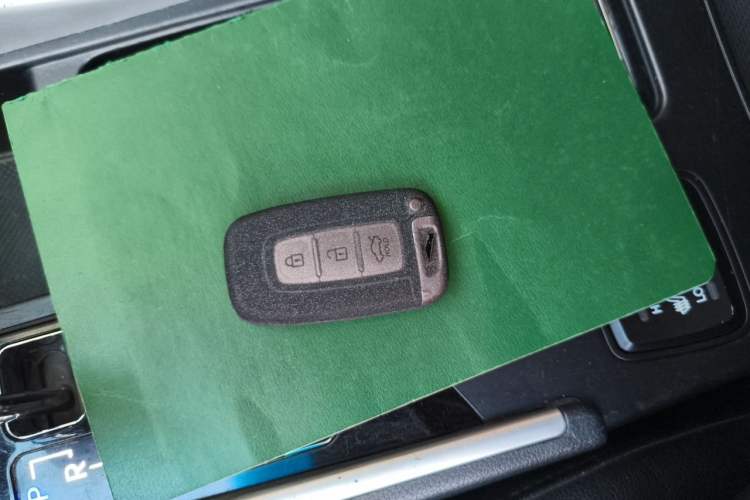 Used Hyundai Sonata 2011 2.0L Automatic Supreme Edition Vehicle Key
