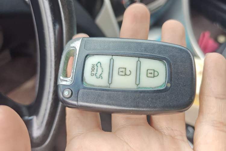 Used Hyundai Sonata 2011 2.0L Automatic Luxury Edition Vehicle Key