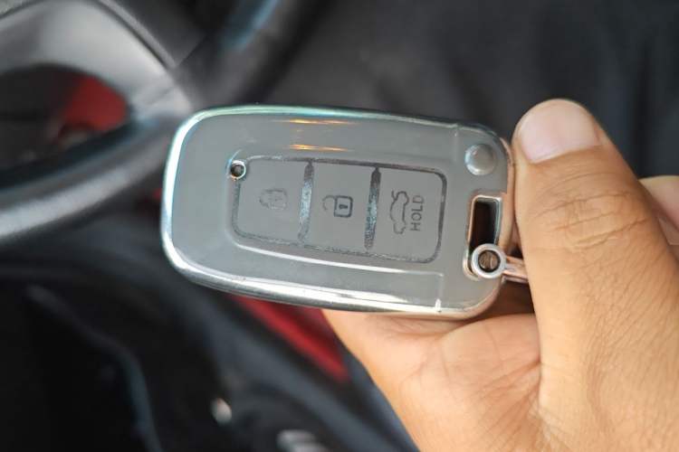 Used Hyundai Sonata 2011 2.0L Automatic Prestige Edition Vehicle Key