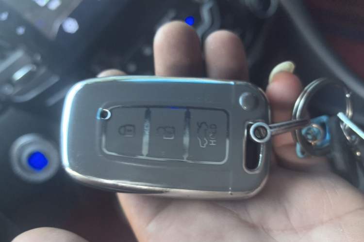 Used Hyundai Sonata 2011 2.0L Automatic Prestige Edition Vehicle Key