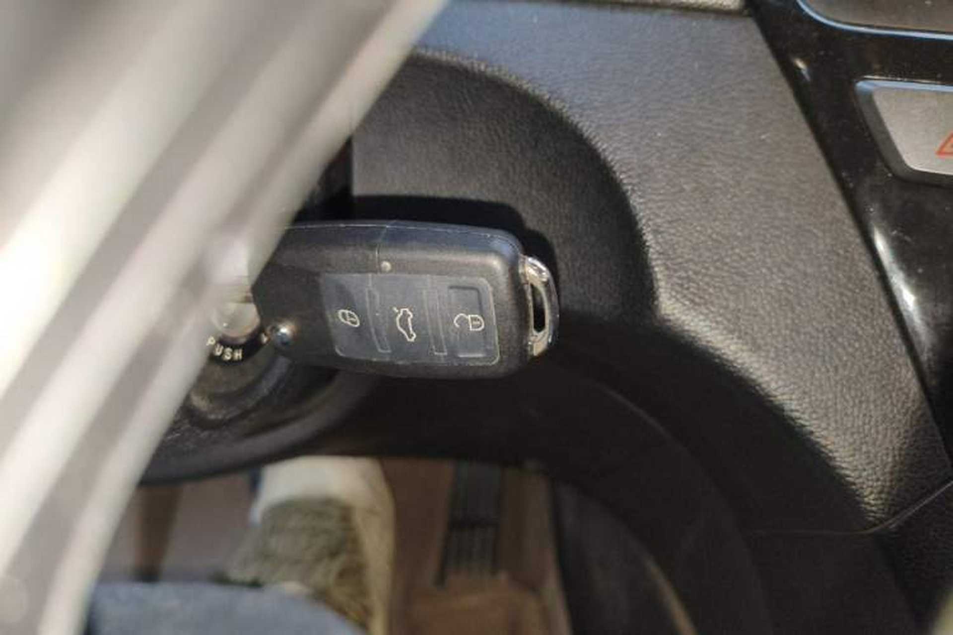 Used Hyundai Sonata 2011 2.0L Automatic Fashion Edition Vehicle Key
