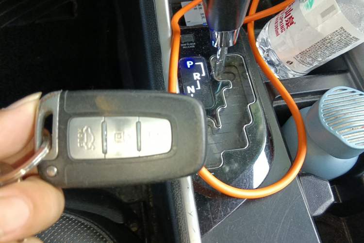 Used Hyundai Sonata 2011 2.0L Automatic Luxury Edition Vehicle Key