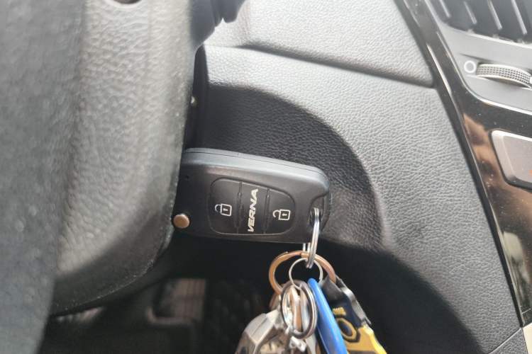 Used Hyundai Sonata 2011 2.0L Automatic Leading Edition Vehicle Key