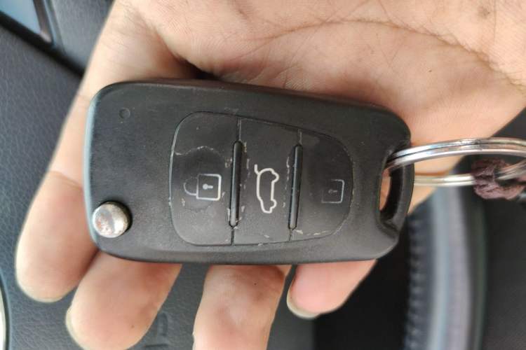 Used Hyundai Sonata 2011 2.0L Automatic Leading Edition Vehicle Key