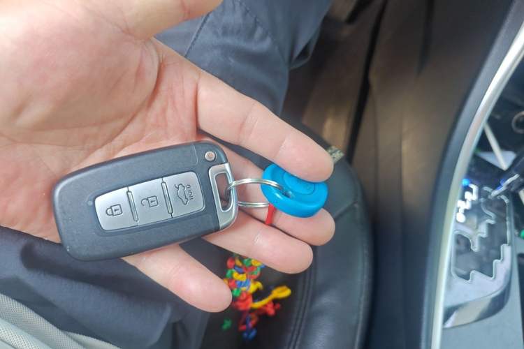 Used Hyundai Sonata 2011 2.0L Automatic Prestige Edition Vehicle Key