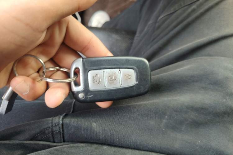 Used Hyundai Sonata 2011 2.4L Automatic Top-Tier Version Vehicle Key