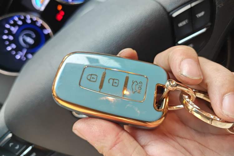 Used Hyundai Sonata 2011 2.0L Automatic Luxury Edition Vehicle Key