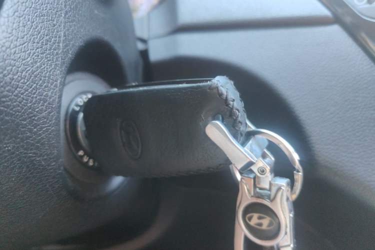 Used Hyundai Sonata 2011 2.0L Automatic Fashion Edition Vehicle Key