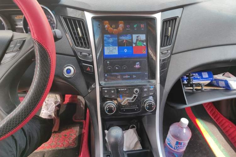 Used Hyundai Sonata 2011 2.0L Automatic Luxury Edition Audio And AC Panel