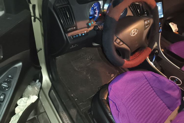 Used Hyundai Sonata 2011 2.0L Automatic Luxury Edition Driver Seat