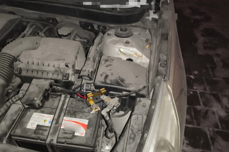 Used Hyundai Sonata 2011 2.0L Automatic Luxury Edition Engine Bay Left