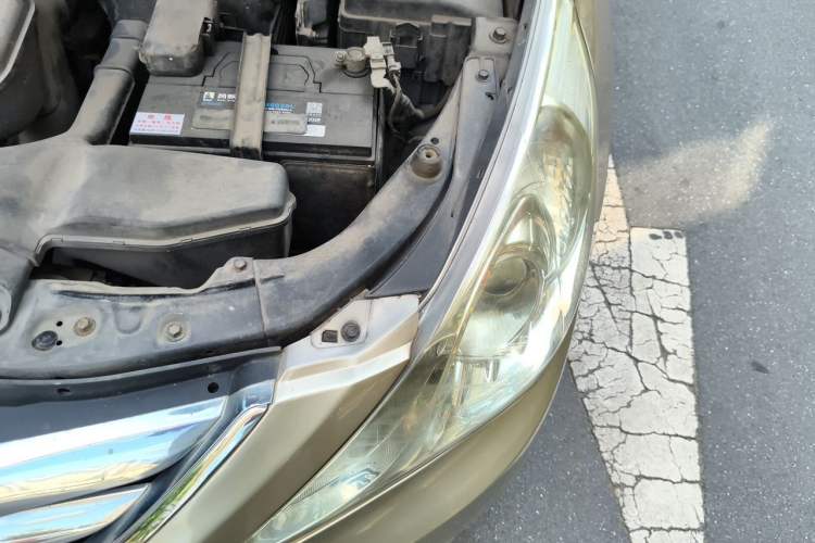 Used Hyundai Sonata 2011 2.0L Automatic Luxury Edition Engine Bay Left
