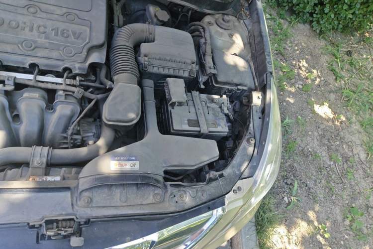 Used Hyundai Sonata 2011 2.0L Automatic Luxury Edition Engine Bay Left