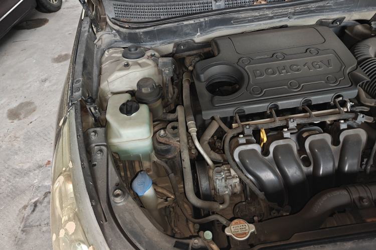 Used Hyundai Sonata 2011 2.0L Automatic Luxury Edition Engine Bay Right