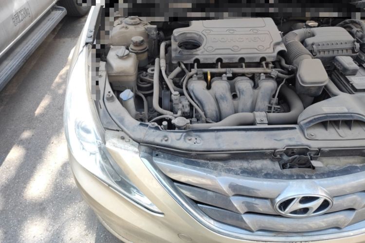 Used Hyundai Sonata 2011 2.0L Automatic Luxury Edition Engine Bay Right