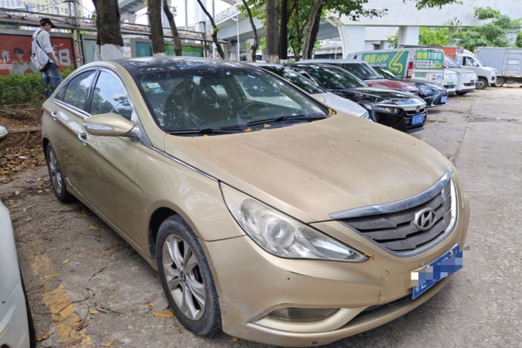 Used Hyundai Sonata 2011 2.0L Automatic Fashion Edition Front Right 45 Deg