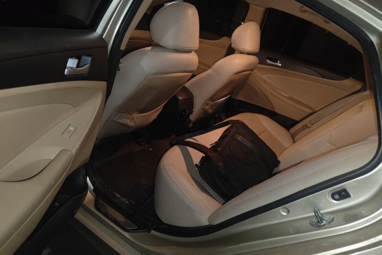 Used Hyundai Sonata 2011 2.0L Automatic Fashion Edition Left Rear Seat