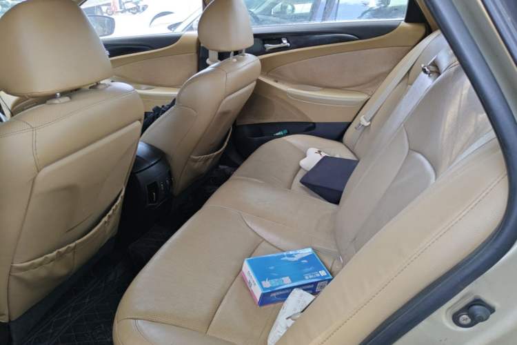 Used Hyundai Sonata 2011 2.0L Automatic Fashion Edition Left Rear Seat