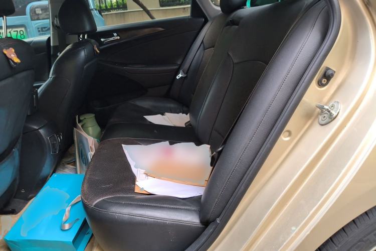 Used Hyundai Sonata 2011 2.0L Automatic Luxury Edition Left Rear Seat